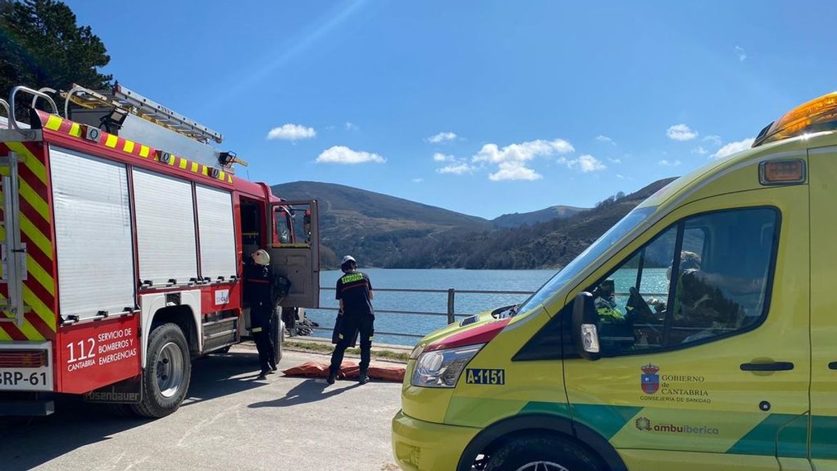 Rescatan a un hombre herido al caérsele encima el techo de la vivienda en la que trabajaba Rescatan a un hombre herido al caérsele encima el techo de la vivienda en la que trabajaba