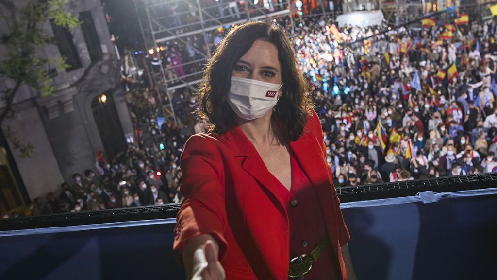 La victoria de Ayuso revoluciona los cálculos electorales de PP y PSOE
