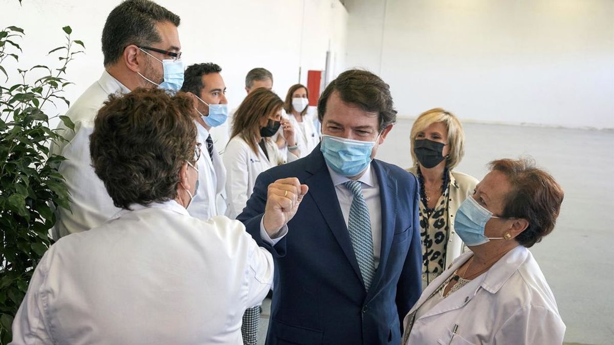 Castilla y León levantará el toque de queda y el cierre perimetral cuando se acabe el estado de alarma Castilla y León levantará el toque de queda y el cierre perimetral cuando se acabe el estado de alarma