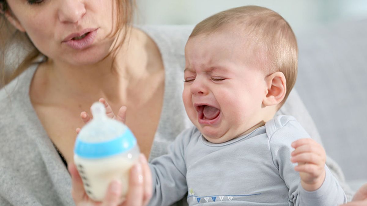 ¿Qué hago si mi bebé no quiere el biberón tras la lactancia? Así podrás destetarle sin frustración ni complicaciones.