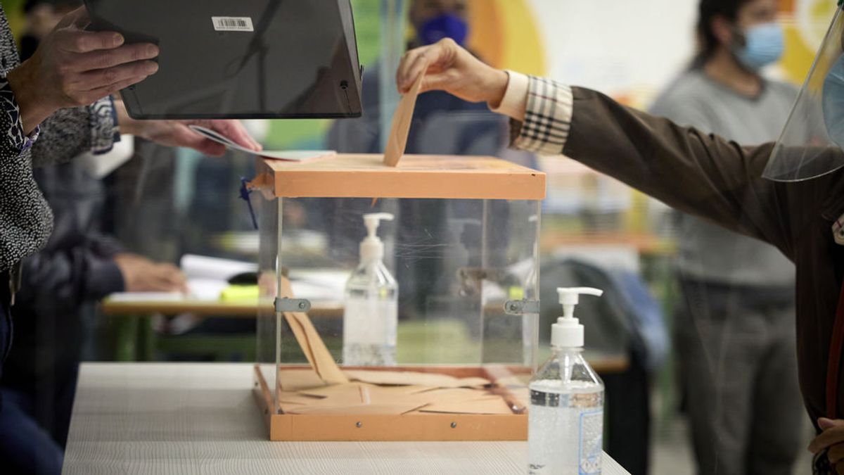 Tres detenidos por votar dos veces en Madrid y detectados diez casos más Tres detenidos por votar dos veces en Madrid y detectados diez casos más
