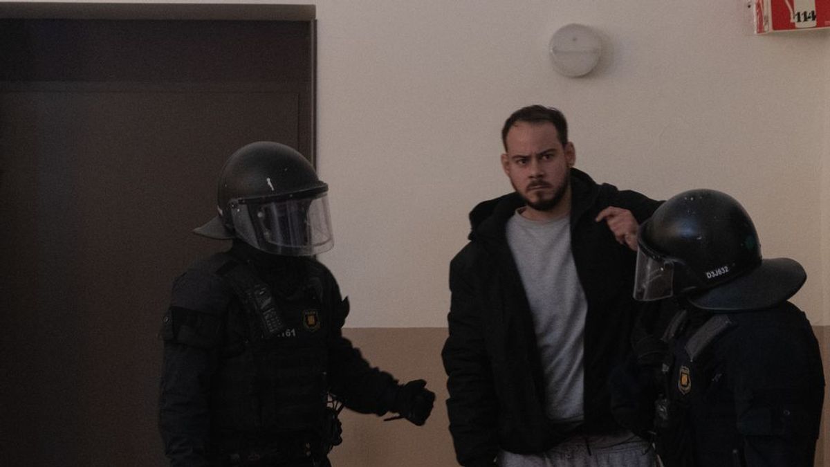 La Audiencia de Lleida mantiene los 6 meses de cárcel para Pablo Hasél por agredir a un periodista en la UdL La Audiencia de Lleida mantiene los 6 meses de cárcel para Pablo Hasél por agredir a un periodista en la UdL