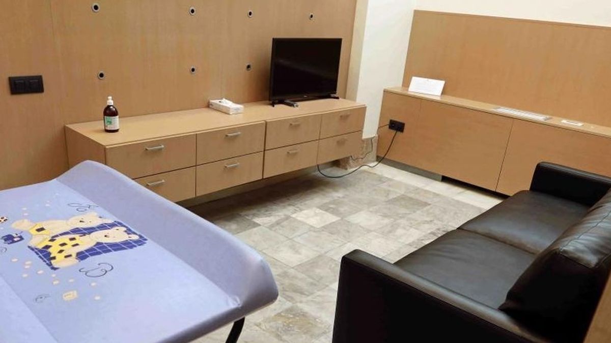 El parlamento catalán abre su primera sala de lactancia para diputados, trabajadores y visitantes El parlamento catalán abre su primera sala de lactancia para diputados, trabajadores y visitantes