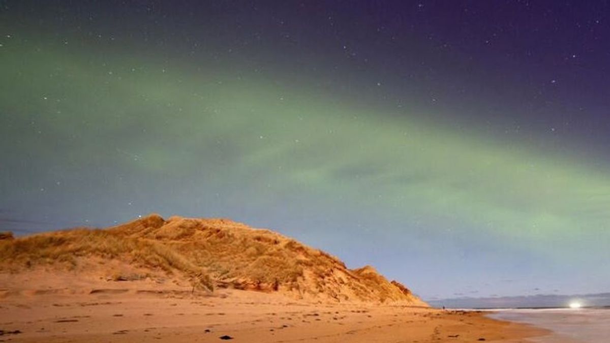 Descubren un nuevo tipo de aurora boreal en forma de duna: así se crea