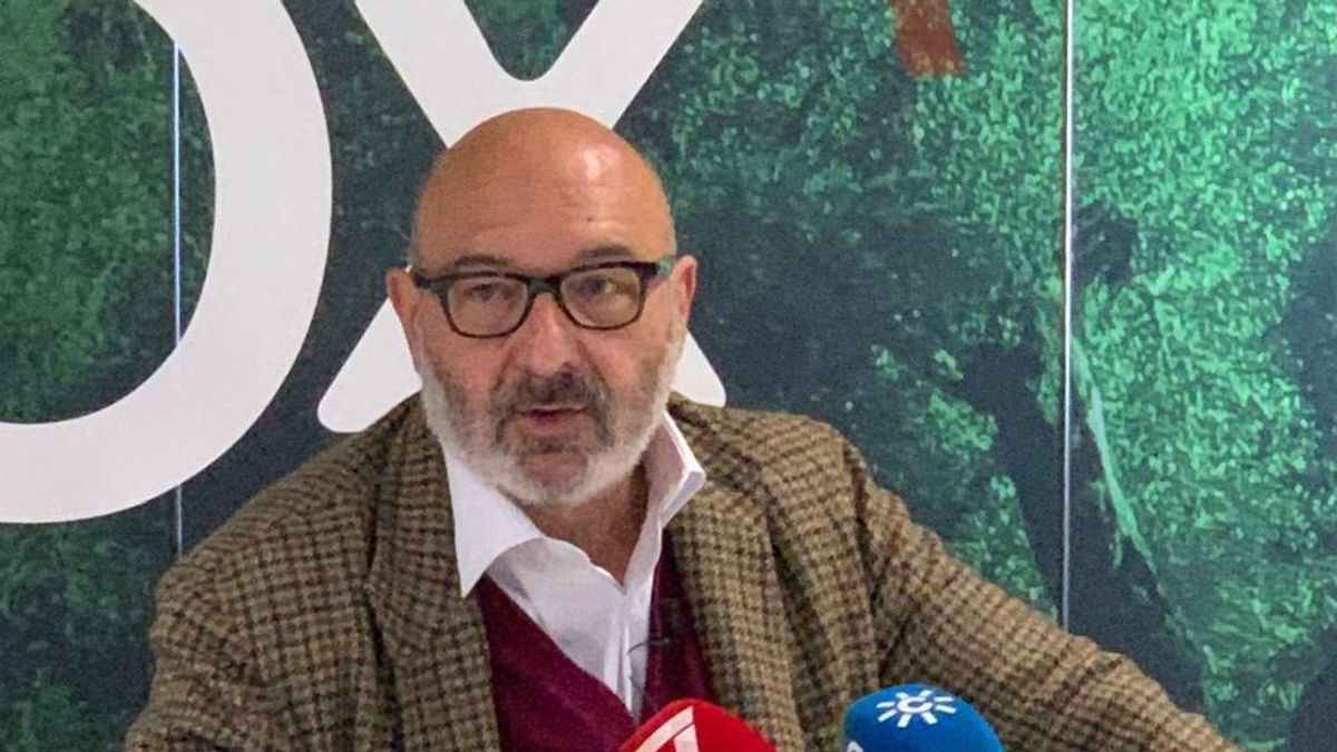 Vox destituye a su portavoz en Andalucía ante la posibilidad de un adelanto electoral Vox destituye a su portavoz en Andalucía ante la posibilidad de un adelanto electoral