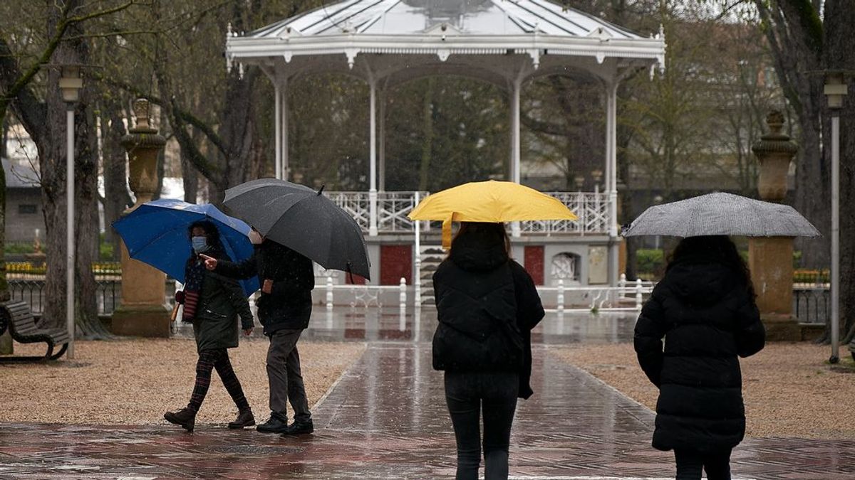 La borrasca Mathieu llega el domingo con lluvia y viento para toda España La borrasca Mathieu llega el domingo con lluvia y viento para toda España