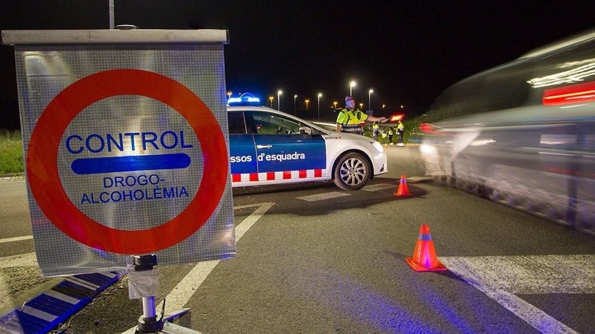 Cataluña prepara un despliegue policial similar a una Nochevieja para el fin del 'estado de alarma' Cataluña prepara un despliegue policial similar a una Nochevieja para el fin del 'estado de alarma'