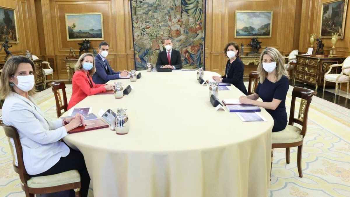 Sánchez y las cuatro vicepresidentas presentan al rey el Plan de Recuperación Económica Sánchez y las cuatro vicepresidentas presentan al rey el Plan de Recuperación Económica
