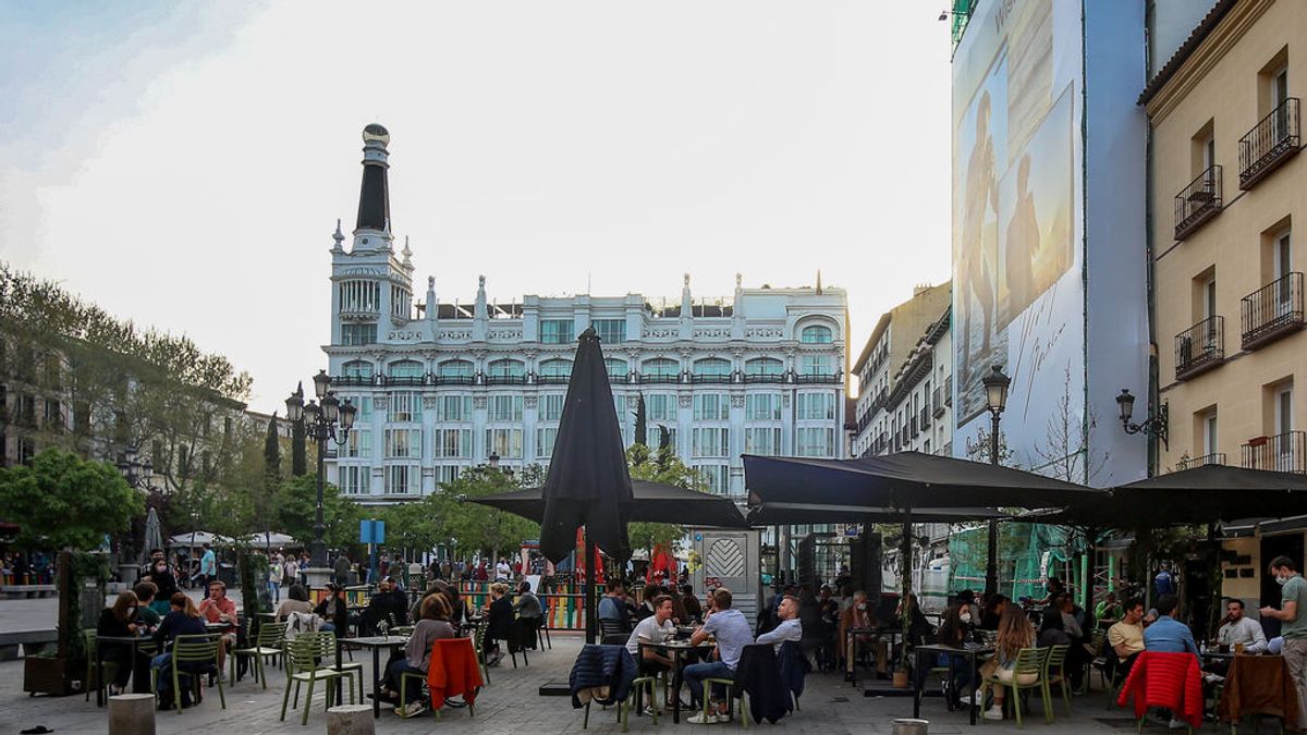 Madrid permitirá las reuniones en casas y no habrá toque de queda tras el estado de alarma Madrid permitirá las reuniones en casas y no habrá toque de queda tras el estado de alarma