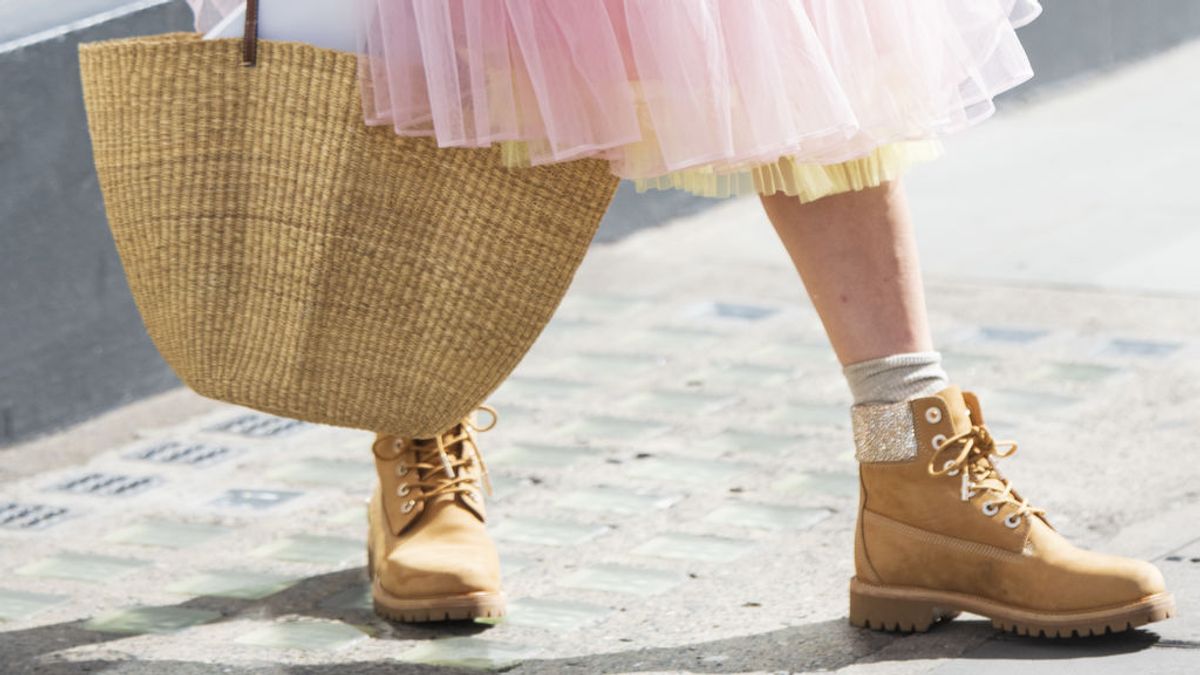 ¿Qué son las Yellow Boots? Las botas que fueron tendencia y ahora están de vuelta: los tips para combinarlas.