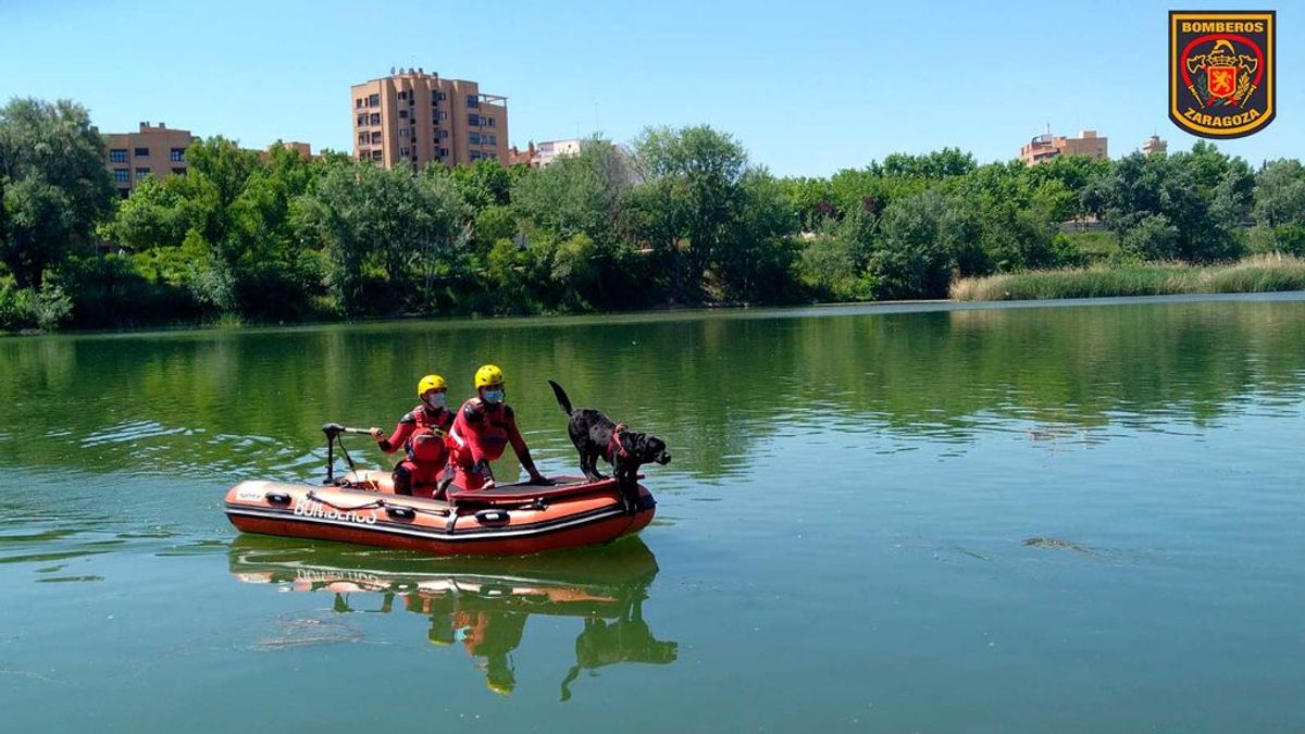 Los bomberos buscan a un menor desaparecido en el río Ebro en Zaragoza Los bomberos buscan a un menor desaparecido en el río Ebro en Zaragoza