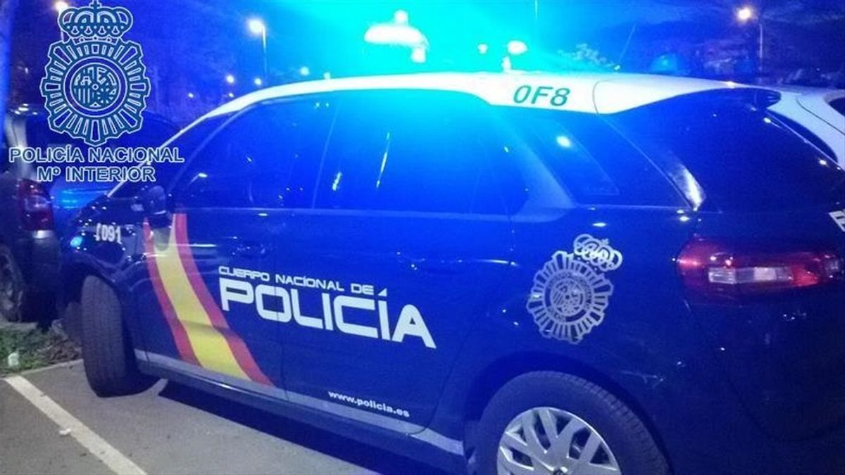 Detenido un hombre en Zaragoza por grabar a mujeres desnudas a las que les alquilaba un habitación Detenido un hombre en Zaragoza por grabar a mujeres desnudas a las que les alquilaba un habitación