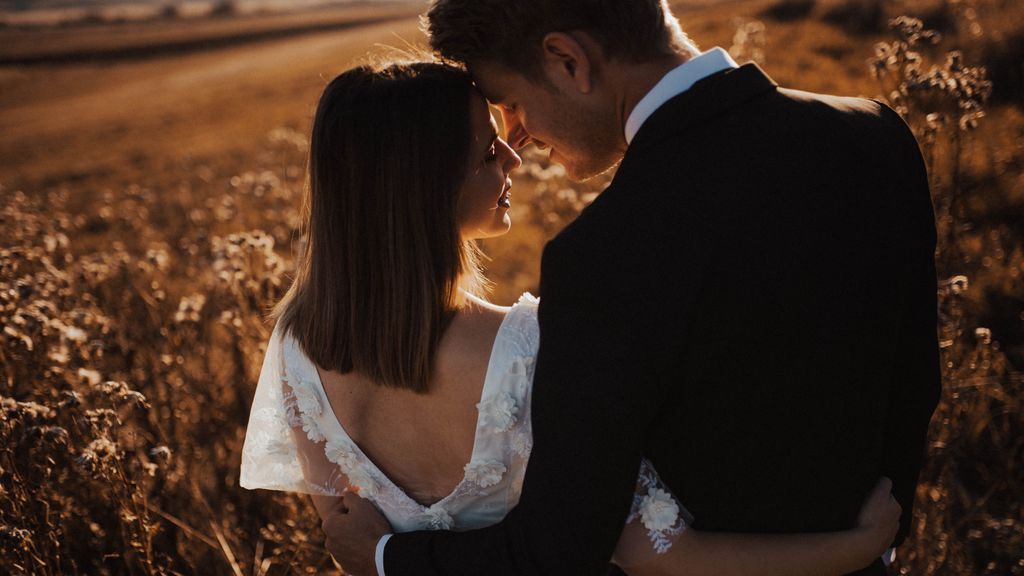 Un ambiente íntimo lleno de detalles: las mejores ideas para una noche de bodas inolvidable