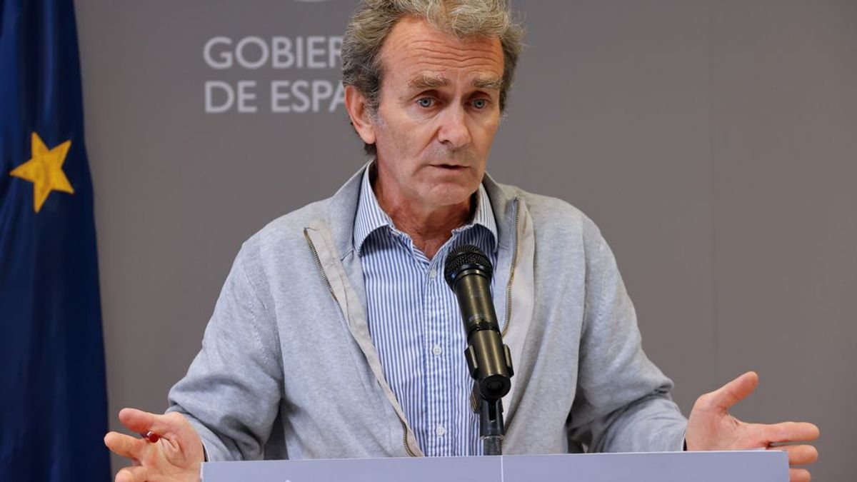 Simón, sobre los botellones: "Teníamos una oportunidad de no tener una cuarta ola" Simón, sobre los botellones: "Teníamos una oportunidad de no tener una cuarta ola"