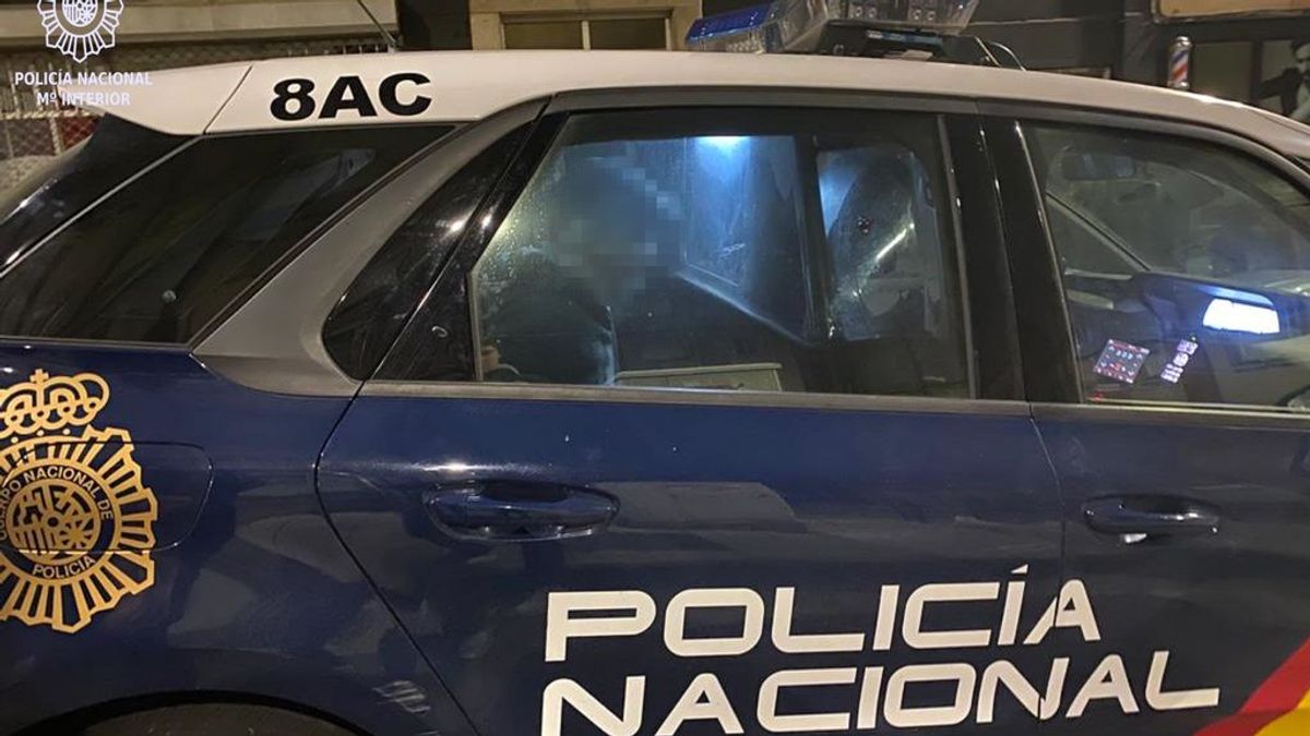 Un hombre con orden de alejamiento mata a su exmujer en Valencia Un hombre con orden de alejamiento mata a su exmujer en Valencia