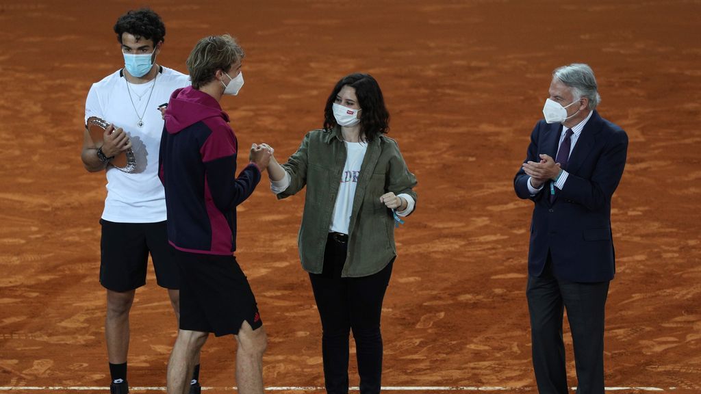 Los aplausos a Ayuso en la final del Mutua Open Madrid que impresionaron al campeón Zverev - NIUS