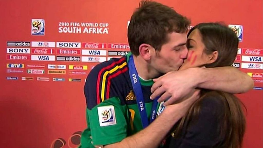 El beso de Sara e Iker ha pasado a la historia.