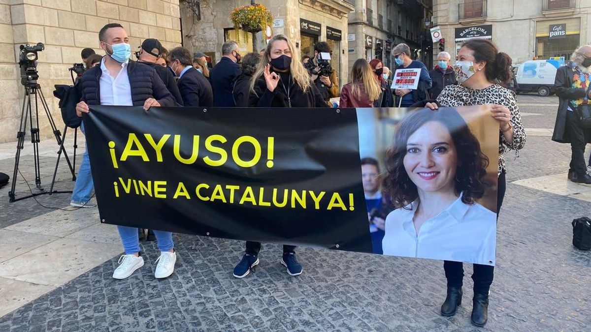 Los representantes del ocio nocturno se manifiestan en Barcelona: "¡Ayuso, ven a Cataluña!" Los representantes del ocio nocturno se manifiestan en Barcelona: "¡Ayuso, ven a Cataluña!"