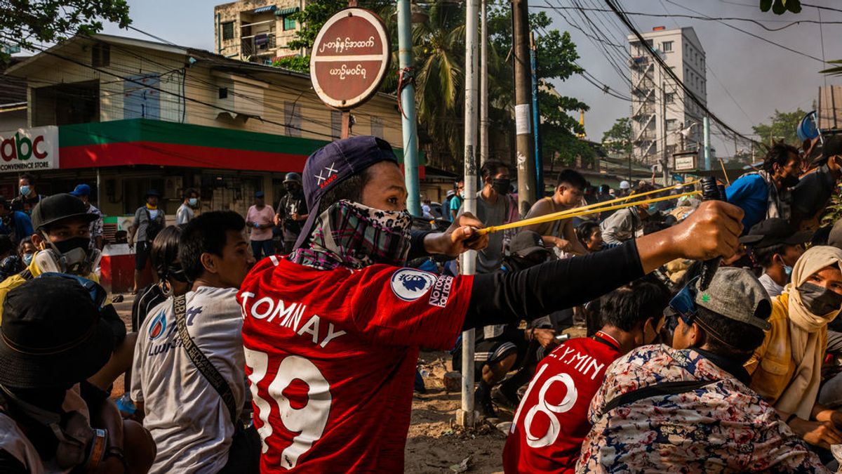 Un cuerpo sin órganos: la familia de un poeta revolucionario de Myanmar denuncia su asesinato Un cuerpo sin órganos: la familia de un poeta revolucionario de Myanmar denuncia su asesinato