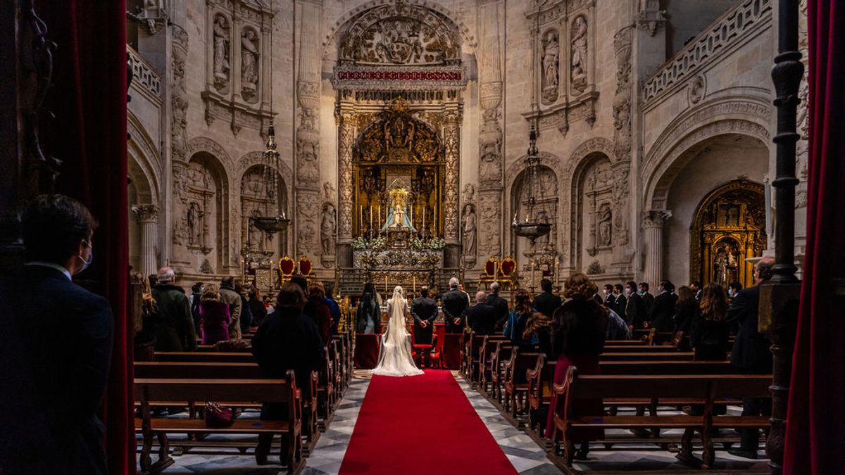 Las bodas por la Iglesia vuelven a caer: apenas una de cada cinco parejas las celebra Las bodas por la Iglesia vuelven a caer: apenas una de cada cinco parejas las celebra