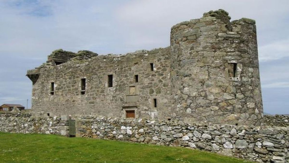 Un castillo escocés sale a la venta por 150.000 euros, con título nobiliario y derechos de minería incluidos Un castillo escocés sale a la venta por 150.000 euros, con título nobiliario y derechos de minería incluidos