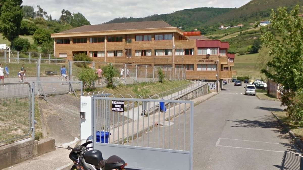 Fallece un conserje de un instituto asturiano tras ser arrollado por un ascensor Fallece un conserje de un instituto asturiano tras ser arrollado por un ascensor