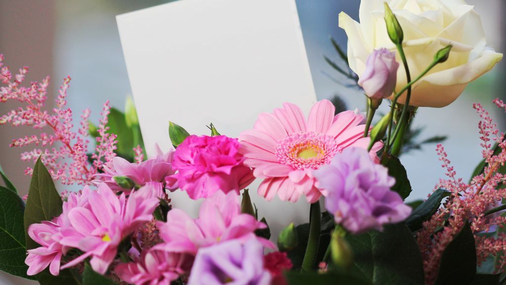 Los mejores regalos para sorprender a tus padres y suegros en la boda