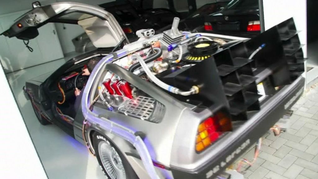 Un alemán construye réplicas exactas de la máquina del tiempo DeLorean de 'Regreso al futuro'