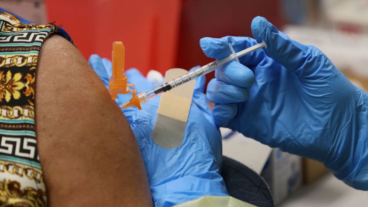 Ohio sortea 1 millón de dólares cada semana entre los adultos que se vacunen contra el covid-19