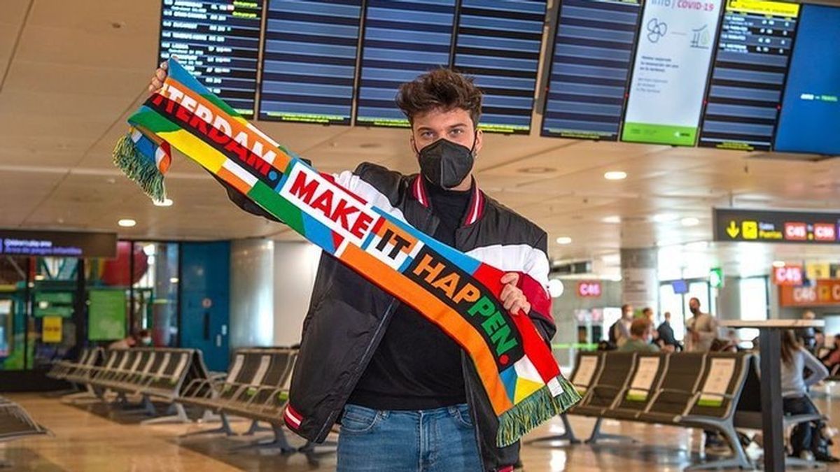 Blas Cantó en el aeropuerto de Róterdam