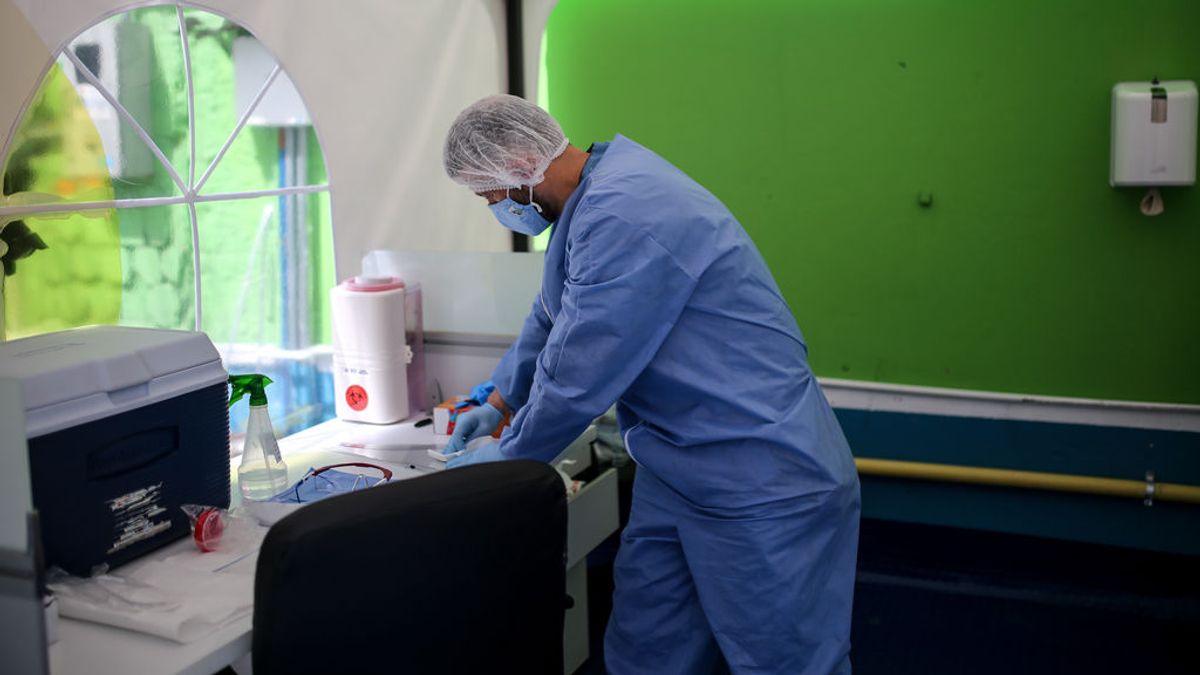 Bogotá empezará a trasladar a pacientes a otras ciudades por la "crítica" ocupación de camas UCI Bogotá empezará a trasladar a pacientes a otras ciudades por la "crítica" ocupación de camas UCI