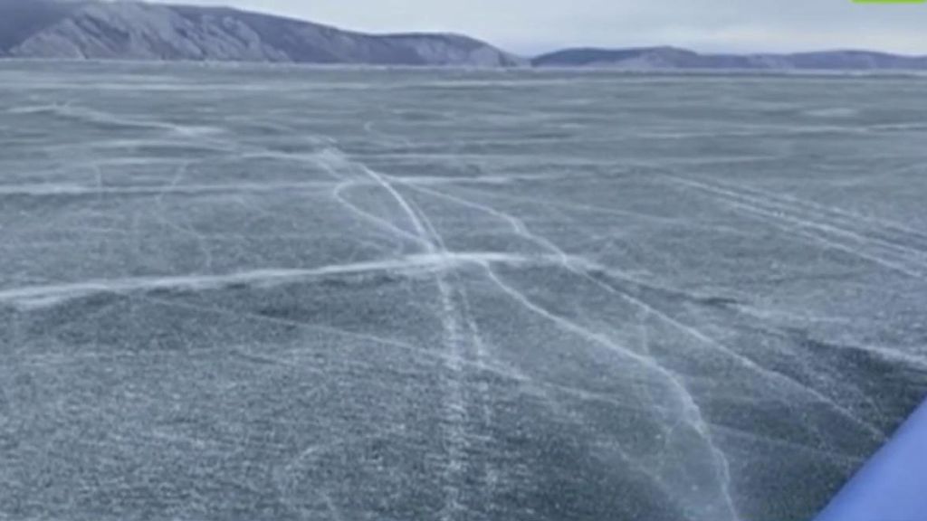 Respira el lago Baikal: así se forma este espectáculo natural que se repite cada año