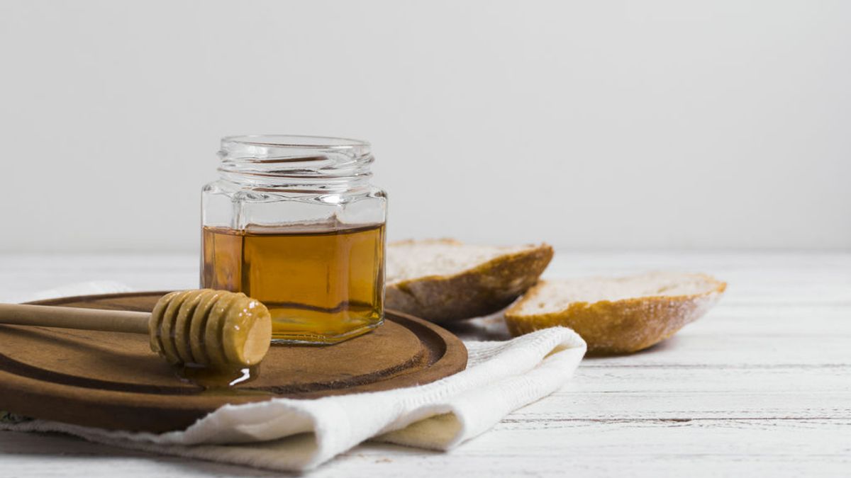 Incluir la miel en tus desayunos es mucho más que añadirles sabor: descubre todos los beneficios de este alimento natural para tu salud