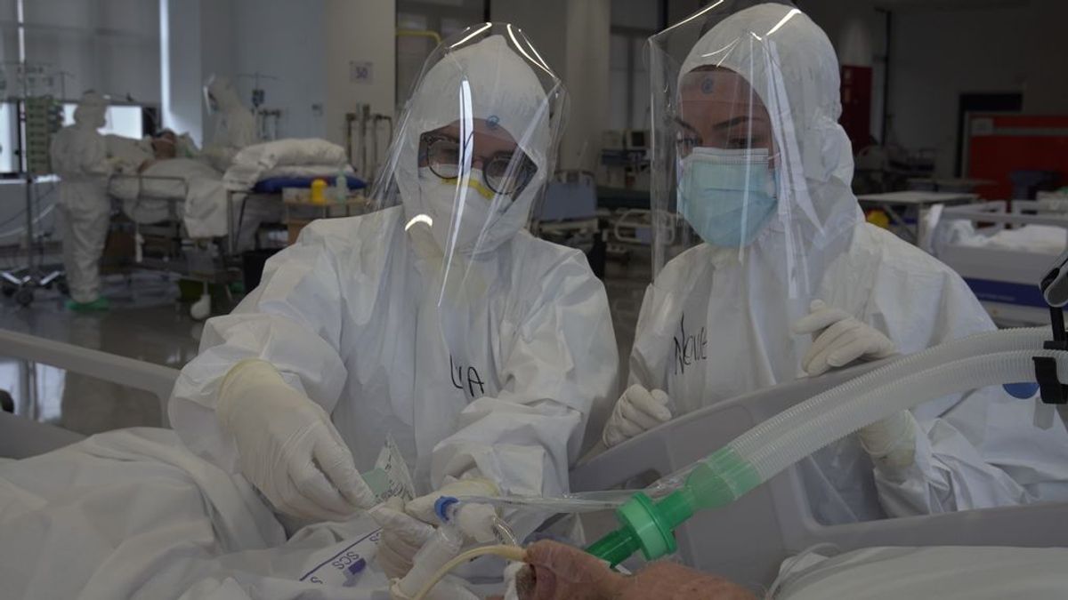 España baja del 20% de ocupación en UCI por covid por primera vez desde abril España baja del 20% de ocupación en UCI por covid por primera vez desde abril
