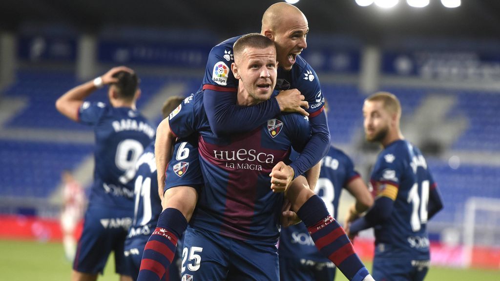 El Huesca sigue creyendo en la permanencia con su victoria al Athletic.