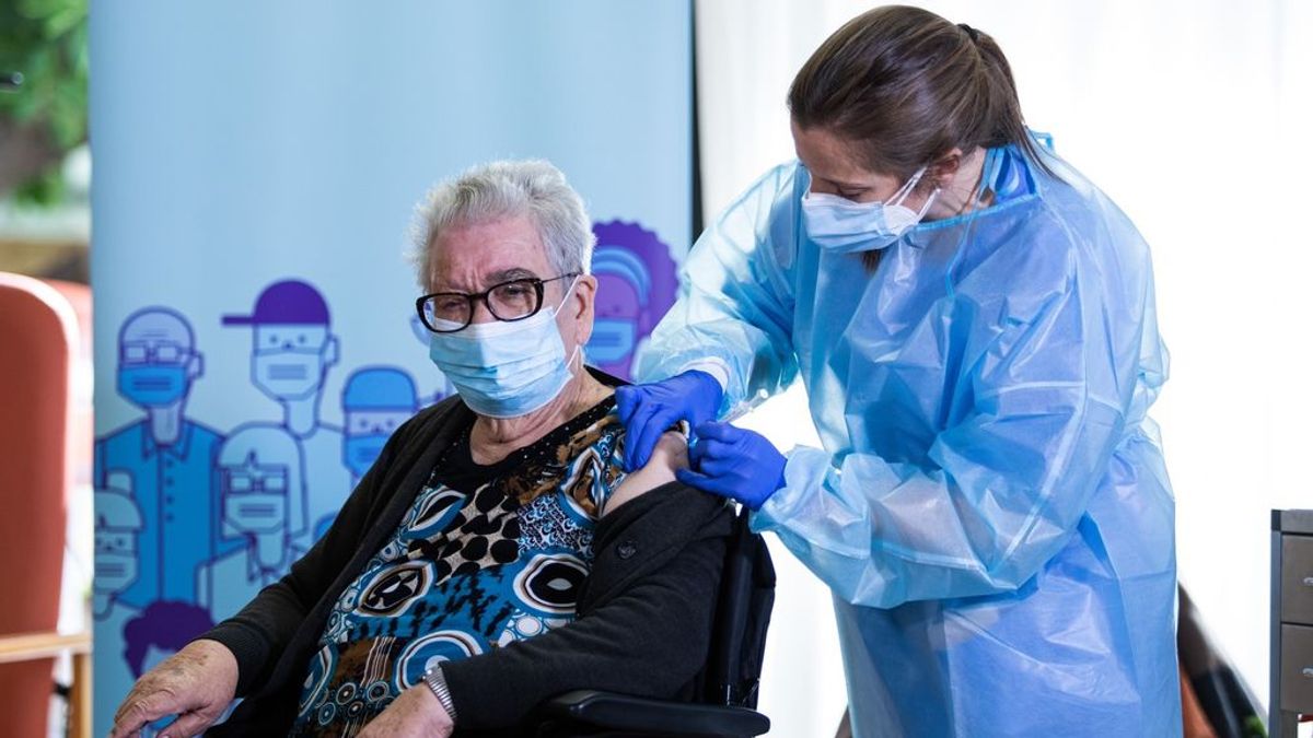 Dos nuevas muertes por coronavirus en residencias catalanas donde había trabajadores no vacunados Dos nuevas muertes por coronavirus en residencias catalanas donde había trabajadores no vacunados