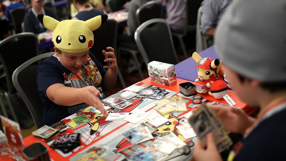 La "fiebre" por las cartas Pokémon: los supermercados Target las retiran del catálogo por "precaución" La "fiebre" por las cartas Pokémon: los supermercados Target las retiran del catálogo por "precaución"