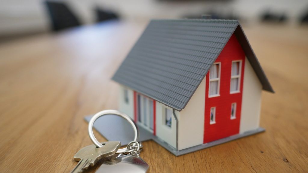 ¿Cuánto dinero debes pedir prestado al banco para comprar una casa?