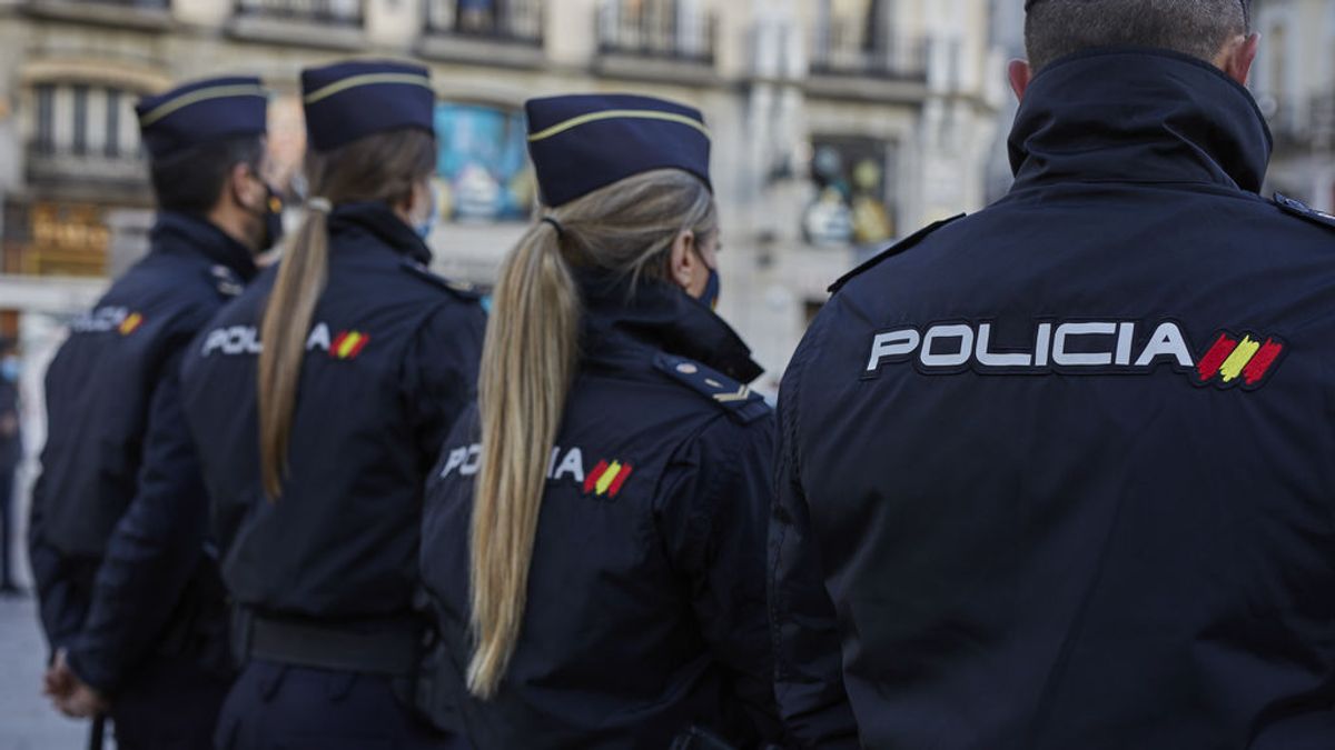 Chulapos, indignados y colchoneros ponen el alerta a Madrid en el primer fin de semana sin estado de alarma Chulapos, indignados y colchoneros ponen el alerta a Madrid en el primer fin de semana sin estado de alarma