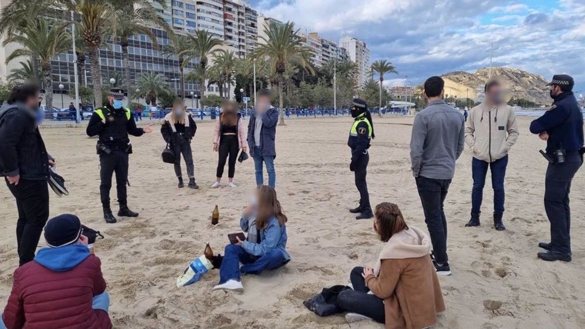 Mónica Oltra avisa a los turistas: "En la Comunidad Valenciana hay normas y, si no se cumplen, habrán consecuencias" Mónica Oltra avisa a los turistas: "En la Comunidad Valenciana hay normas y, si no se cumplen, habrán consecuencias"