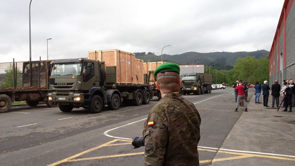 EuropaPress_2850801_militar_vigila_llegada_tres_maquinas_instalaciones_bexen_medical_dispuesto