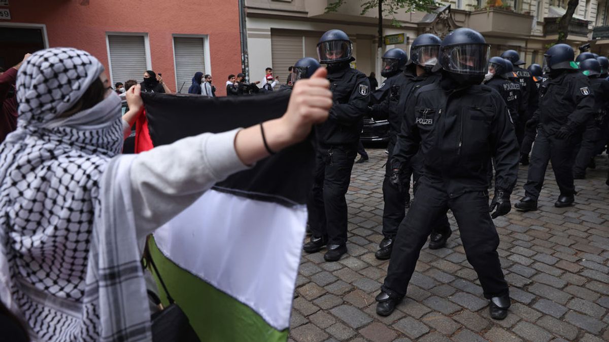 Al menos 93 policías heridos durante una manifestación propalestina en Berlín Al menos 93 policías heridos durante una manifestación propalestina en Berlín