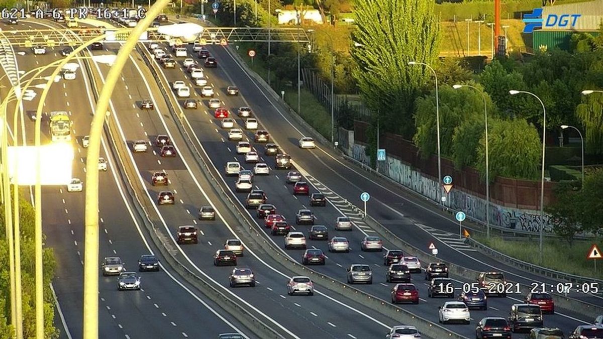 Retenciones en carretera en la vuelta a Madrid tras el primer fin de semana sin estado de alarma Retenciones en carretera en la vuelta a Madrid tras el primer fin de semana sin estado de alarma
