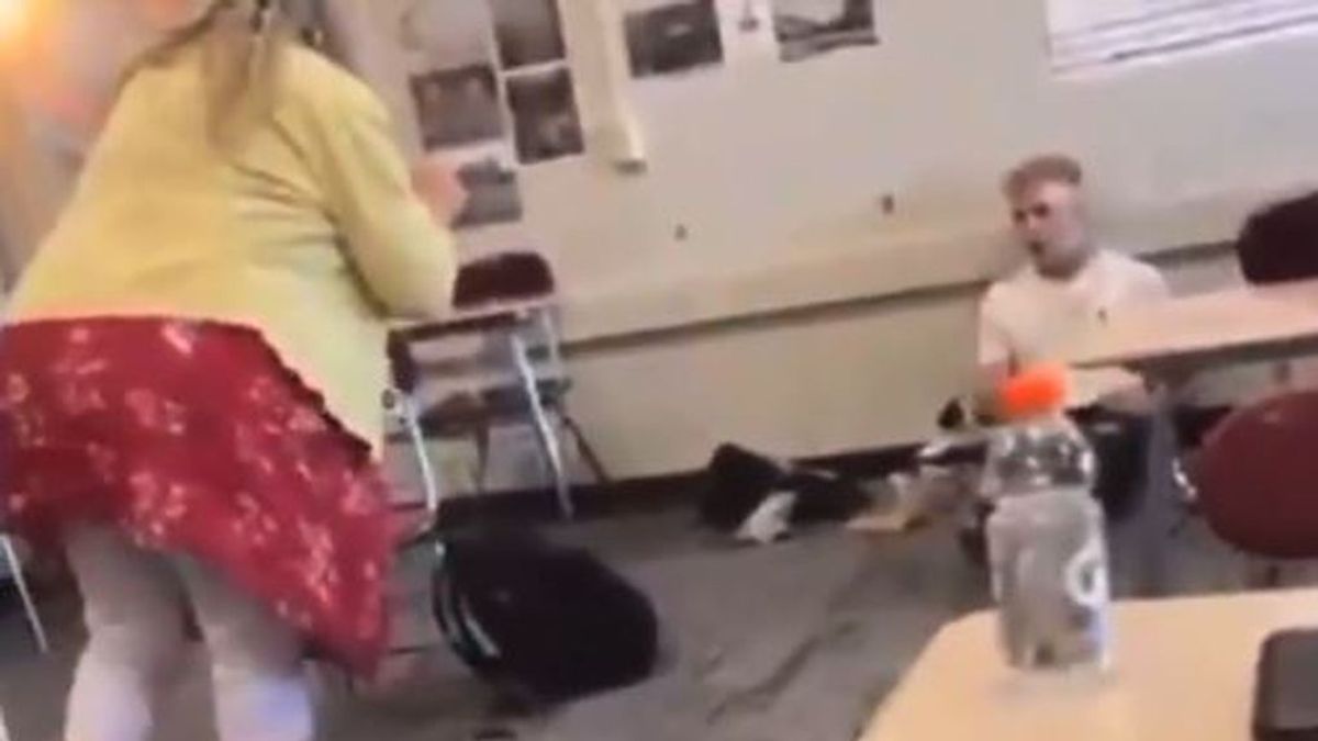 Una profesora estalla contra un alumno al no llevar mascarilla: "¡No me importa si estás vacunado, idiota!"