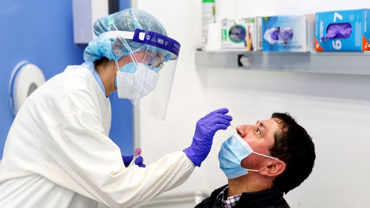 Sanidad suma 93 muertos desde el viernes y los hospitalizados por covid bajan a 6.923 Sanidad suma 93 muertos desde el viernes y los hospitalizados por covid bajan a 6.923