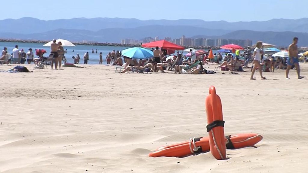 Playas llenas de gente en el primer fin de semana sin estado de alarma