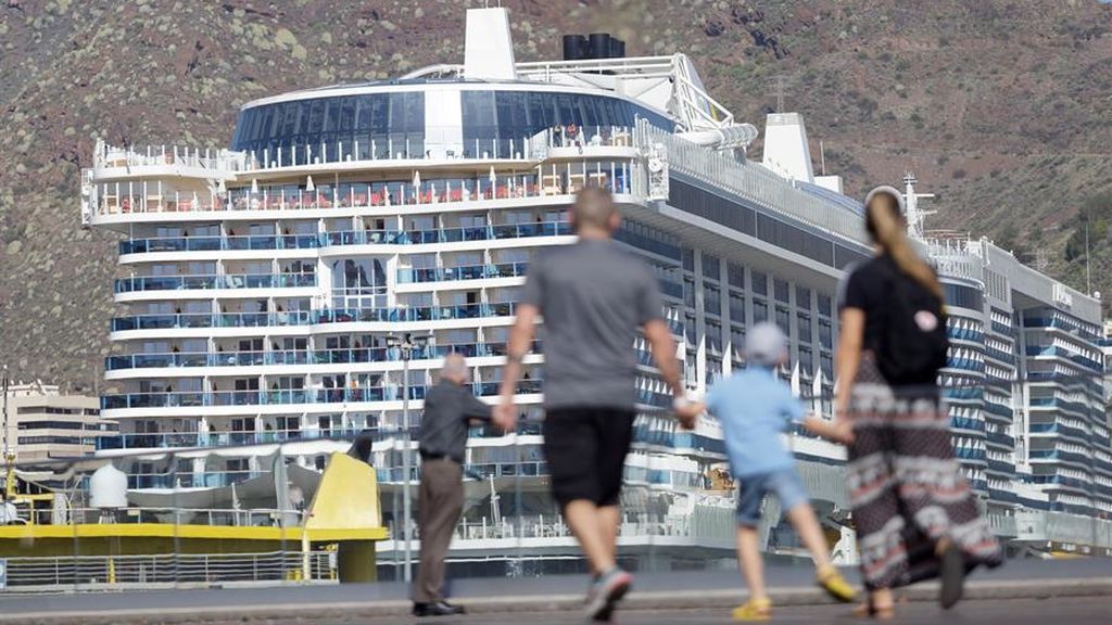 El Gobierno trabaja para que Reino Unido incluya a Canarias en el semáforo verde del turismo