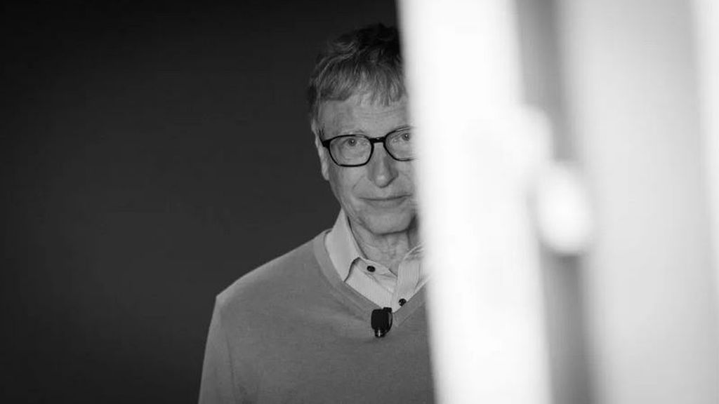 Bill Gates dejó Microsoft al ser investigado por tener una relación con una empleada en el año 2000