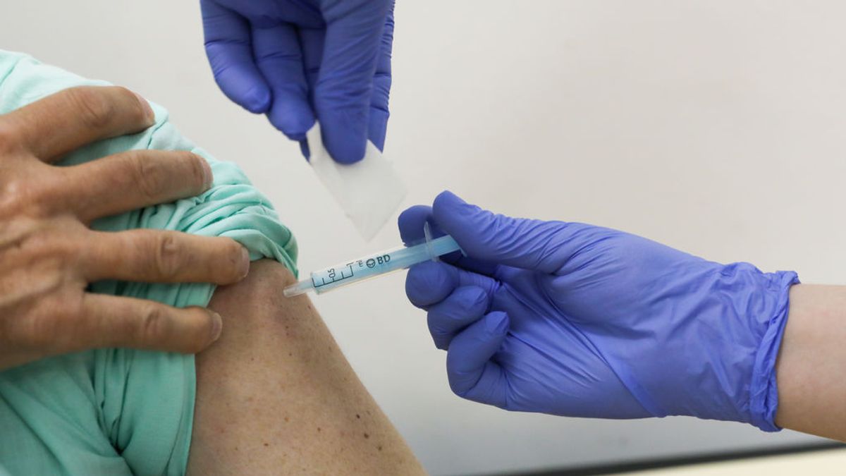 Murcia pide a Sanidad conocer el reparto de vacunas porque recibe muchas de AstraZeneca Murcia pide a Sanidad conocer el reparto de vacunas porque recibe muchas de AstraZeneca
