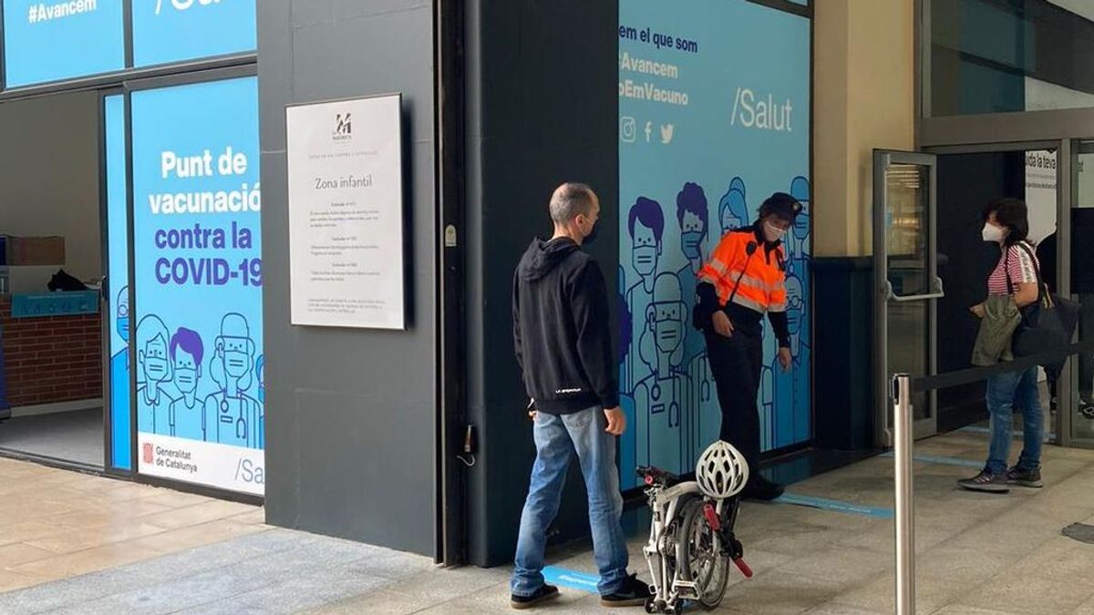 Cataluña instala un punto de vacunación contra la covid-19 en el centro comercial La Maquinista de Barcelona Cataluña instala un punto de vacunación contra la covid-19 en el centro comercial La Maquinista de Barcelona
